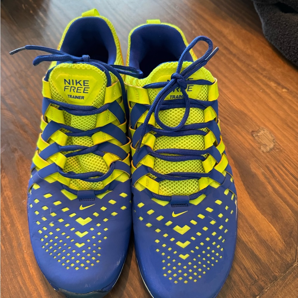 Nike Men’s Blue and Neon Yellow Free Trainer Sneakers
